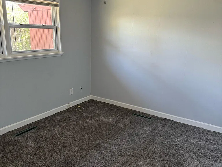 22000 Sunset Blvd — Photo 13