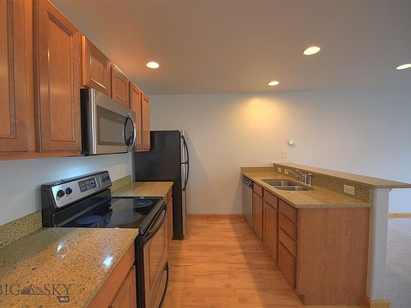 5th image of 957 Forestglen Dr APT D