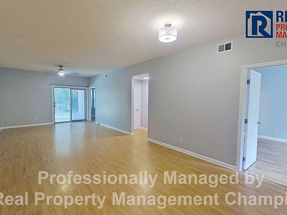 3rd image of 725 Bragg Dr APT B