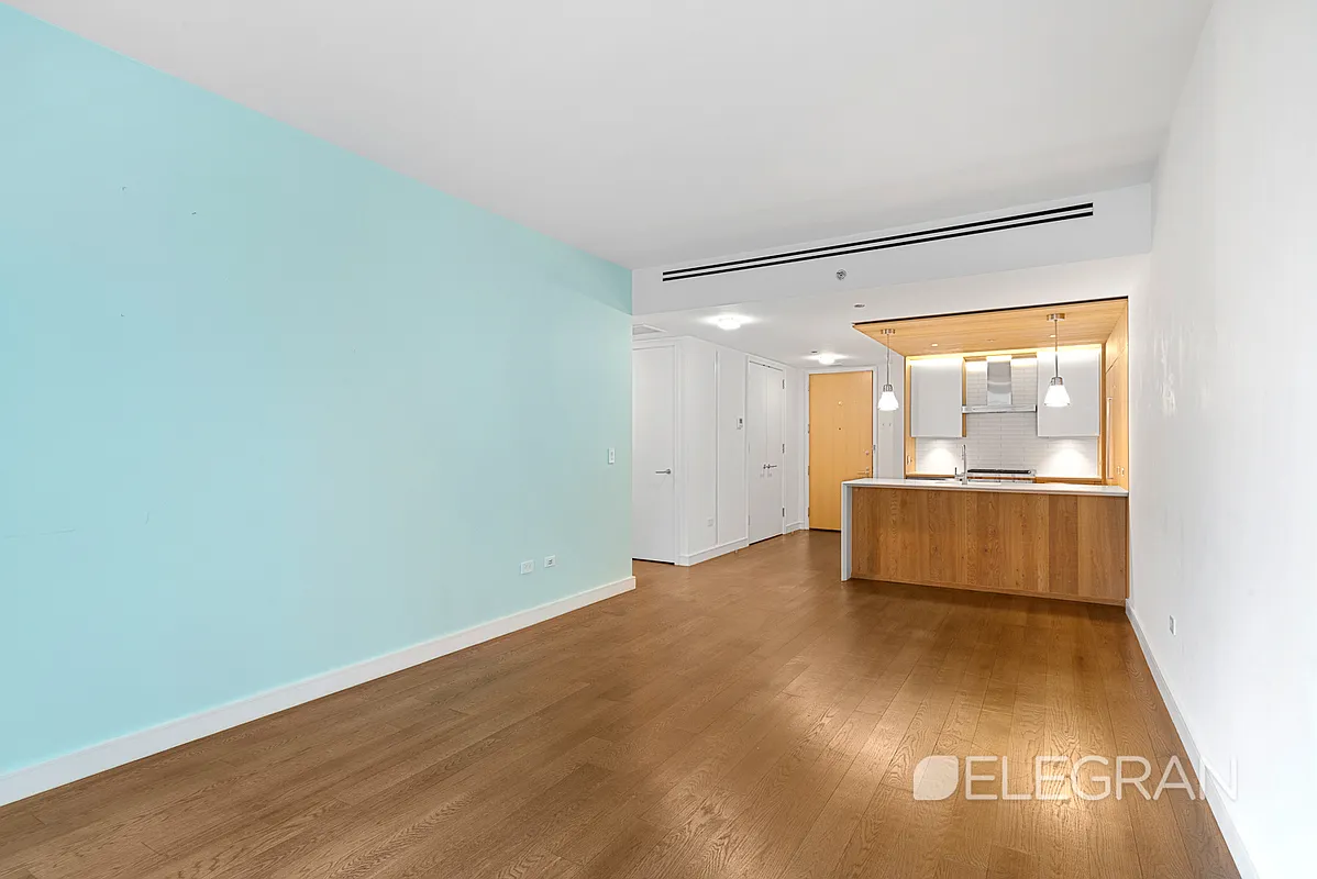 211 E 13th St #2J photo 1