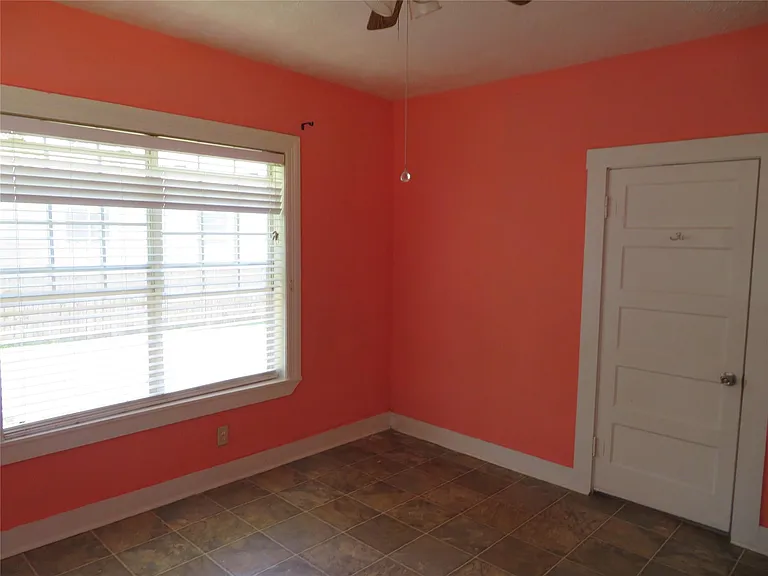 422 Mill Ave — Photo 11