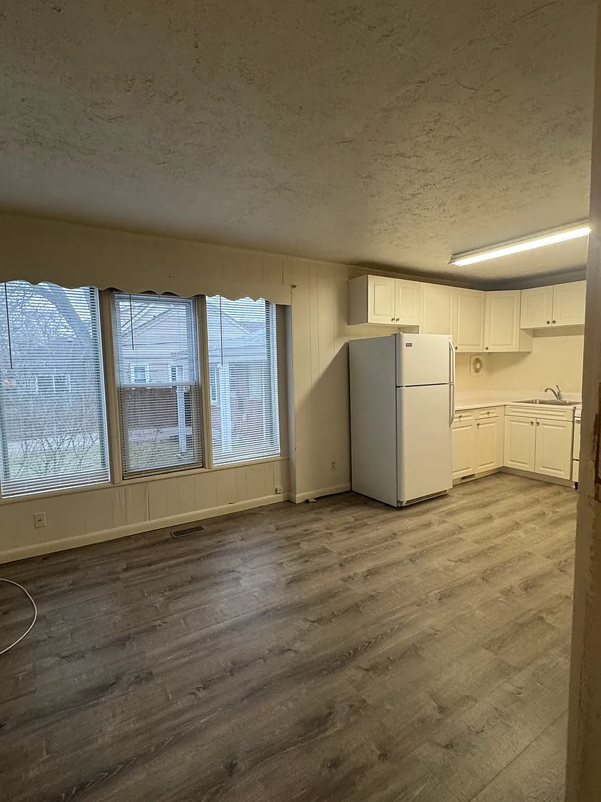 273 Silman St APT 4 photo 1