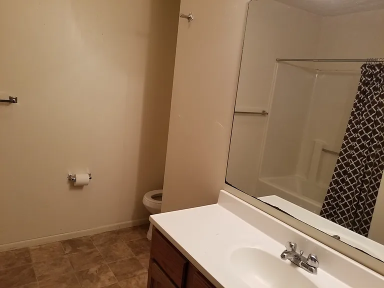 2858 University Ave — Photo 18