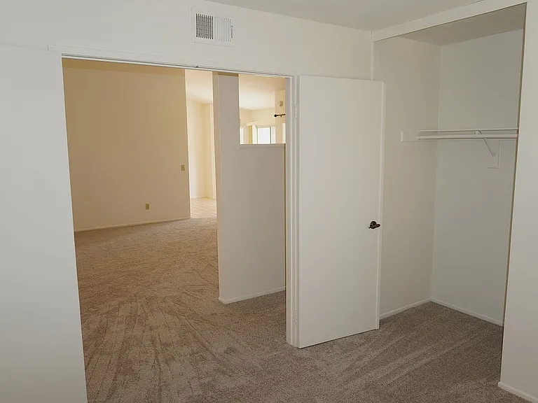 1366 Fairway Oaks Ave — Photo 17