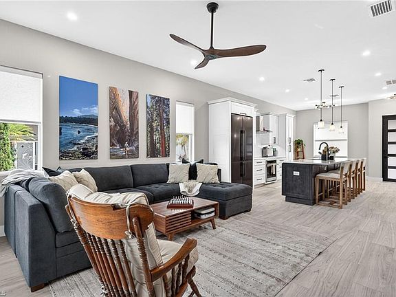 3rd image of 26985 Croise DR