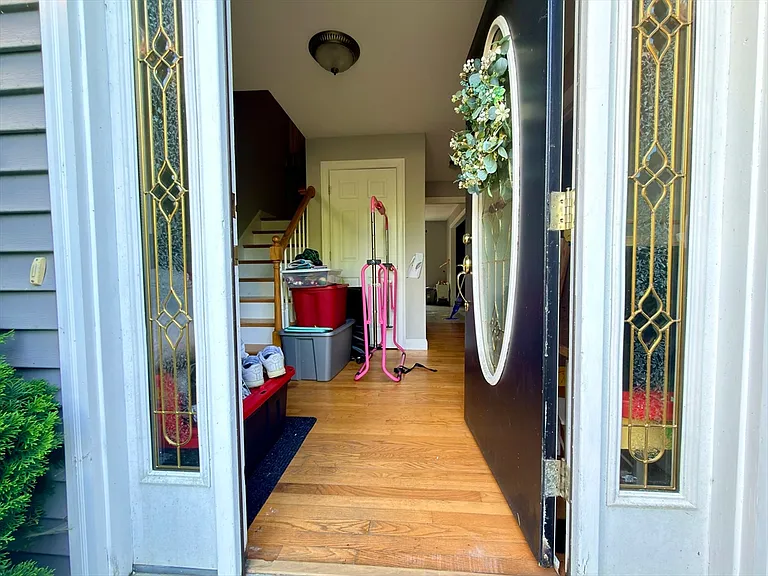 215 Main St — Photo 3