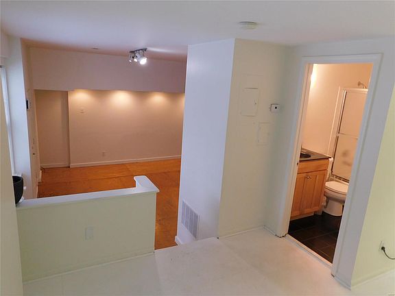 5th image of 319 Belt Ave #2G
