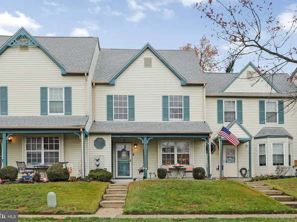 80 Knoll Dr, Blackwood, NJ 08012