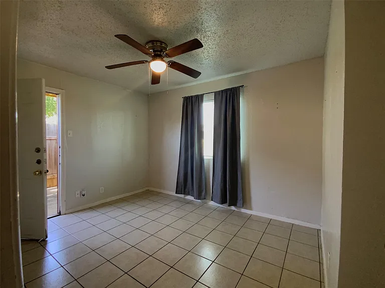2300 Cedrick Cv #B — Photo 22