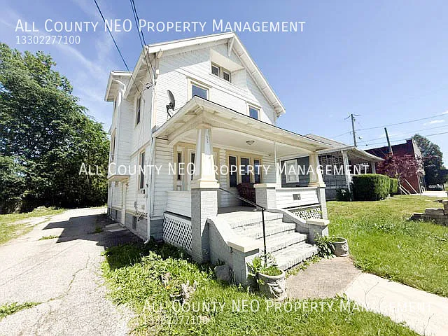 859 Brown St #UP — Photo 2