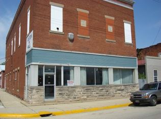 140 S Main St, Clay City, IL 62824