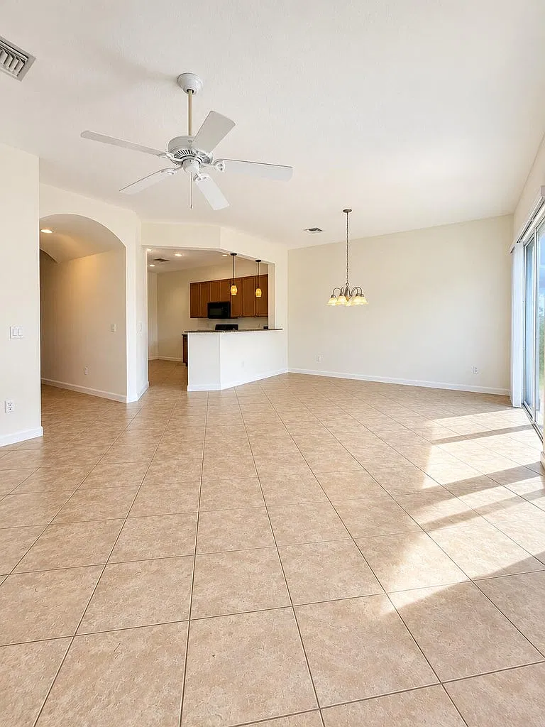 3 bed, 1910 sqft, $3,500 — Photo 1