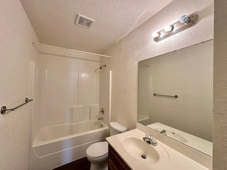 3811A John Chisholm Loop — Photo 14