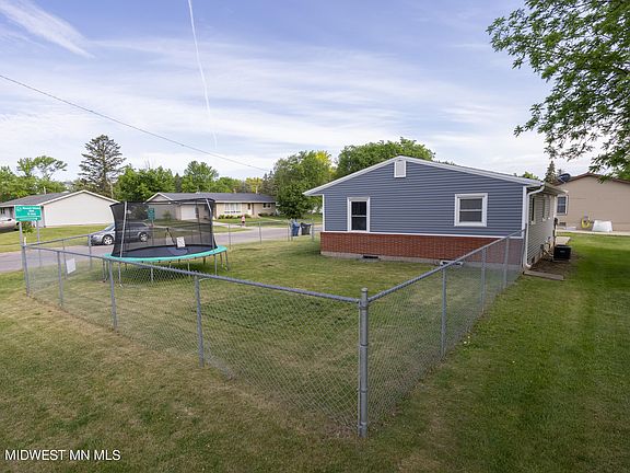 5th image of 1304 N Park St