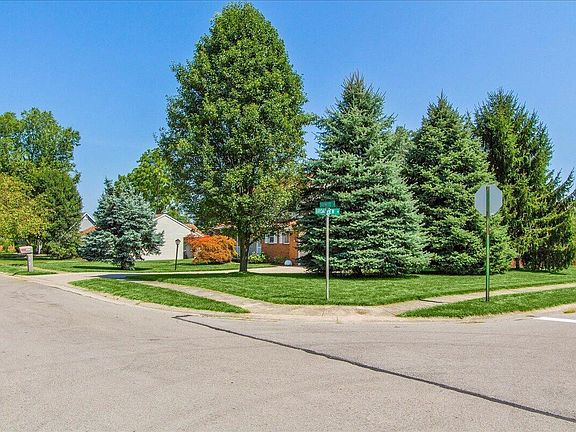 2nd image of 604 Oakwood Dr