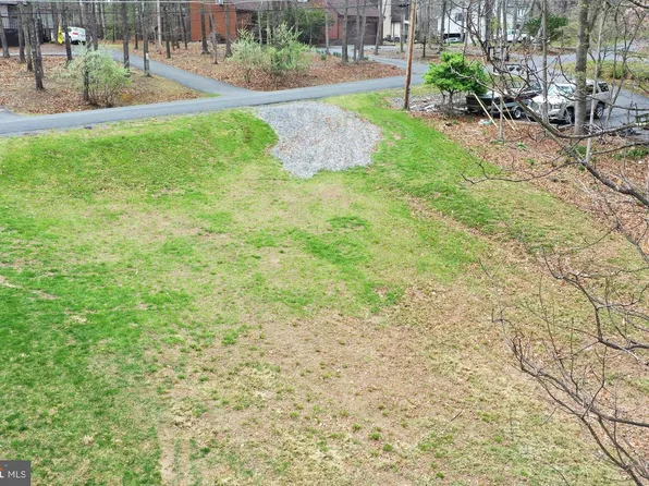 130 Dogwood Dr, Cross Junction, VA 22625