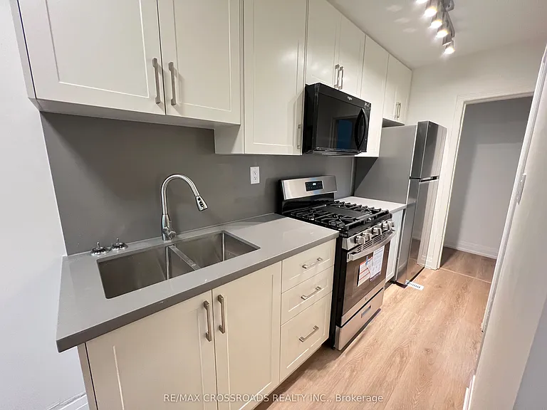 82 Curzon St #2 — Photo 7
