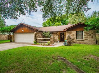 917 Cannan Dr, Angleton, TX 77515
