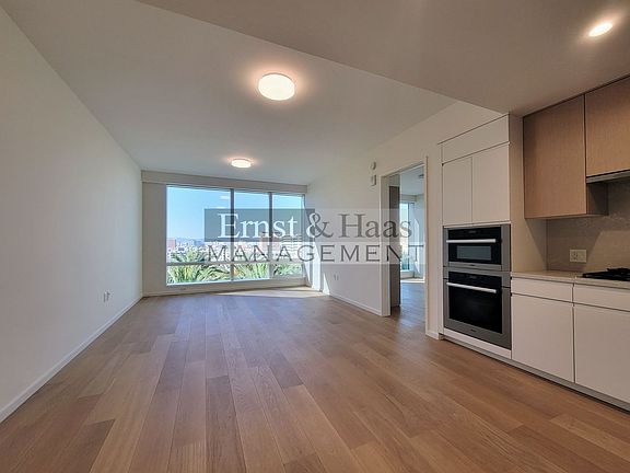 4th image of 877 S Francisco St #1212
