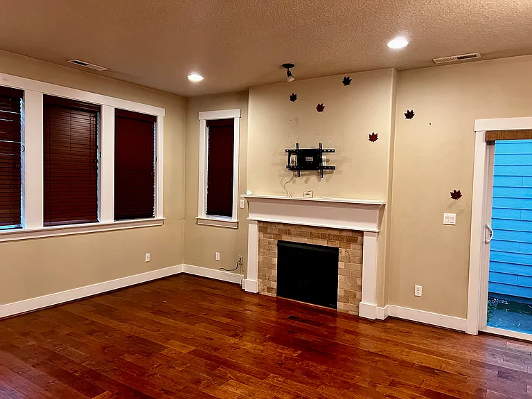 429 SW 202nd Ter — Photo 30