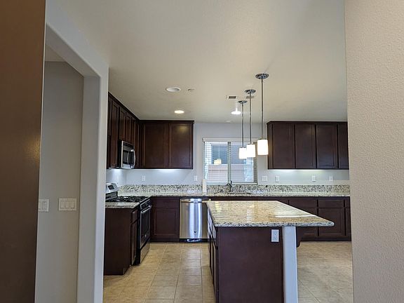 4th image of 1424 Misty Ln
