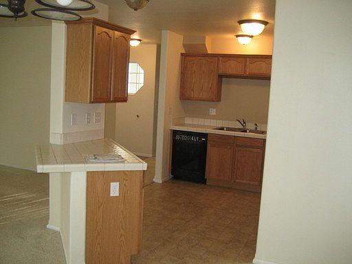 4th image of 1443 NE Four Seasons Dr