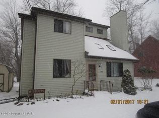 7170 Mountain Dr, Tobyhanna, PA