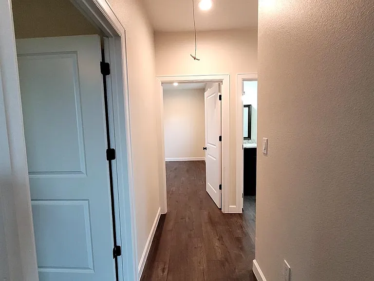 750 S Main St — Photo 15