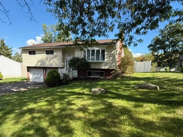 1509 Drexel Dr, Vestal, NY 13850