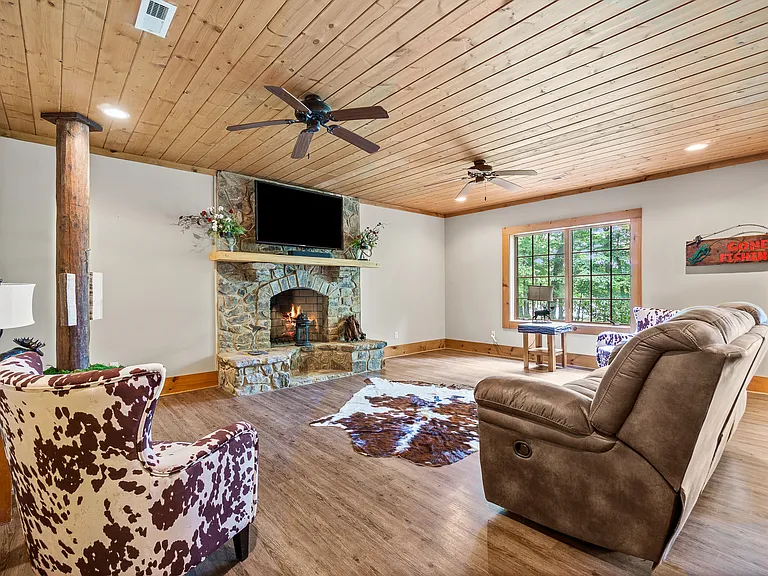 Camp Creek Cir — Photo 10