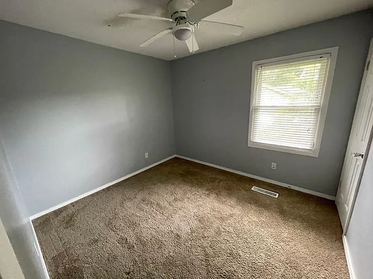 98 Riverview Ct — Photo 12