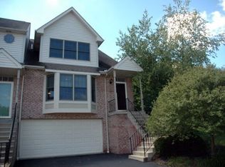 200 Woodcrest Dr, Coraopolis, PA