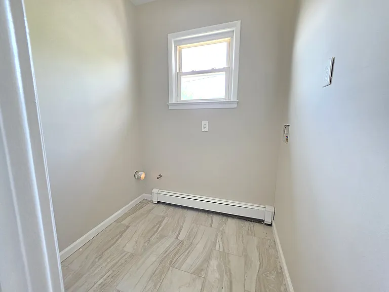 437 Broad St #2 — Photo 6