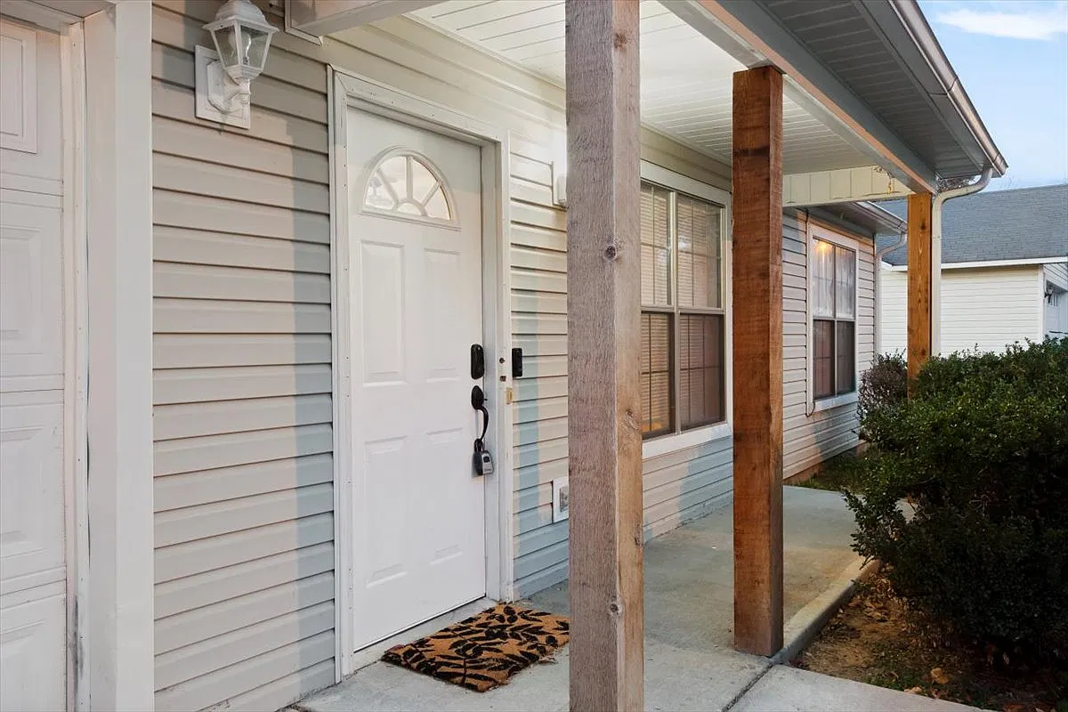 3 bed, 1388 sqft, $1,425 — Photo 4