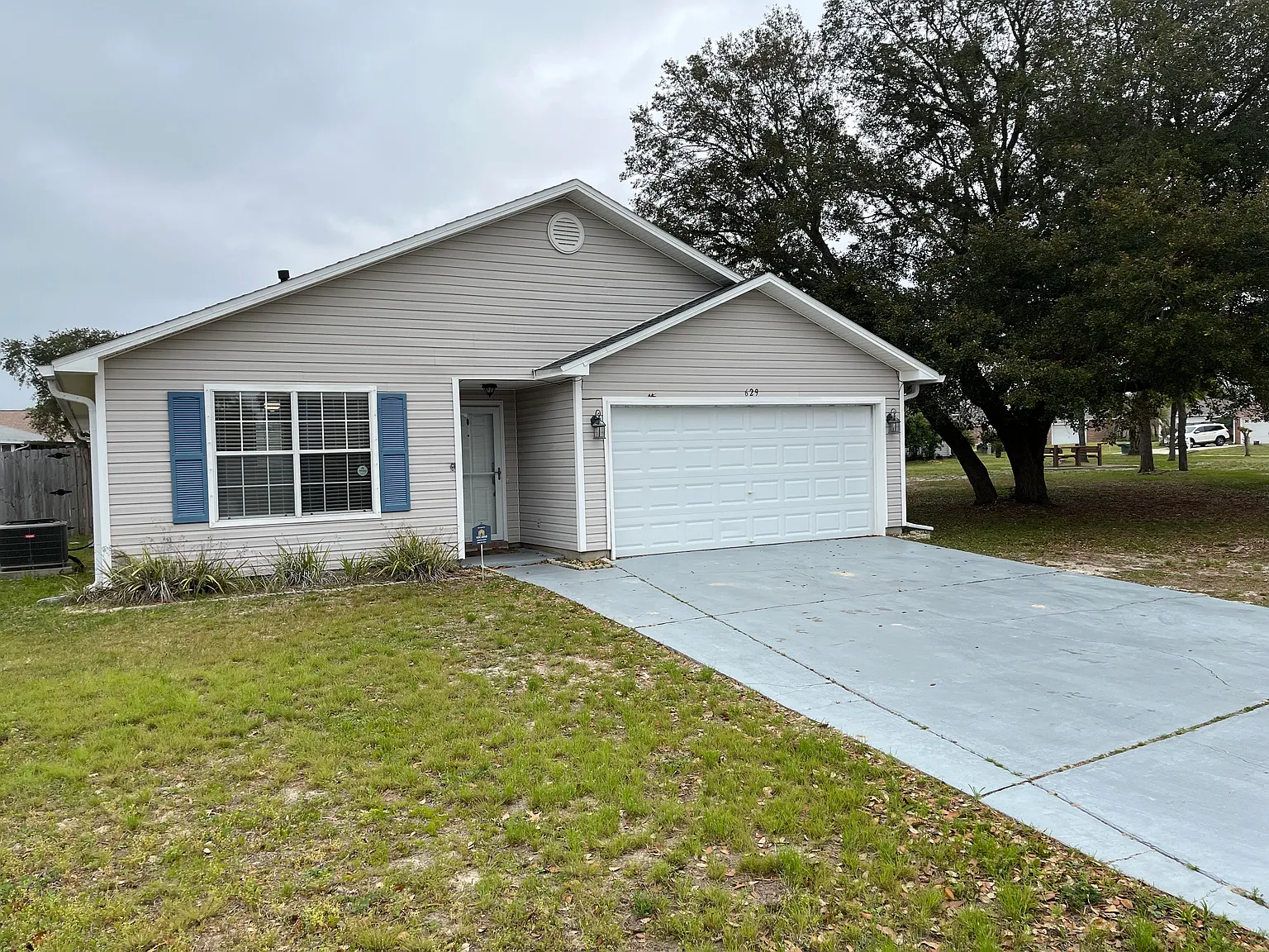 629 Batten Blvd — Photo 2