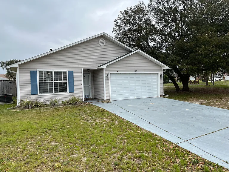 629 Batten Blvd — Photo 2