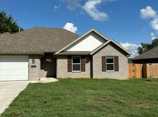 609 S Neal St, Prairie Grove, AR 72753