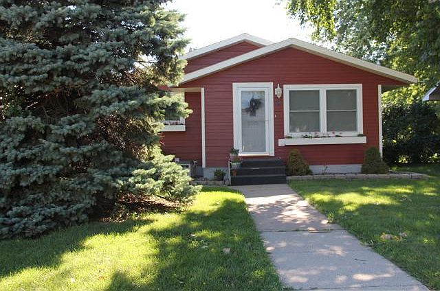 1st image of 816 37th Ave N