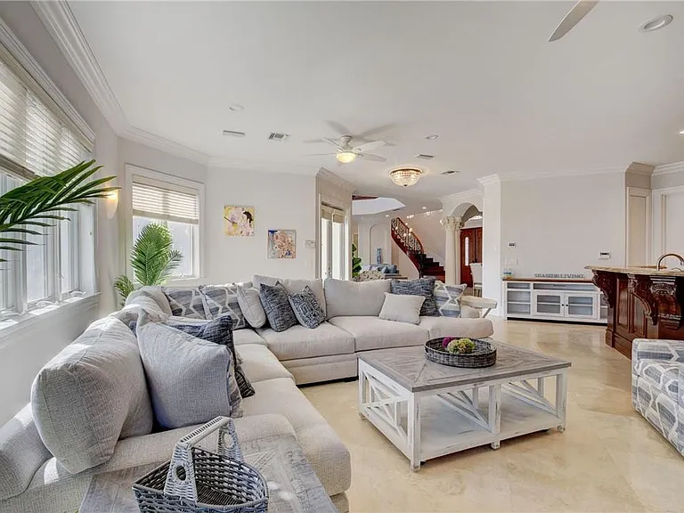 1320 S Lakeside Dr — Photo 9