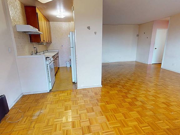 5th image of 2935 W 5th St APT 13A