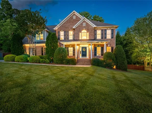 4 Ted Ct, Jamestown, NC 27282