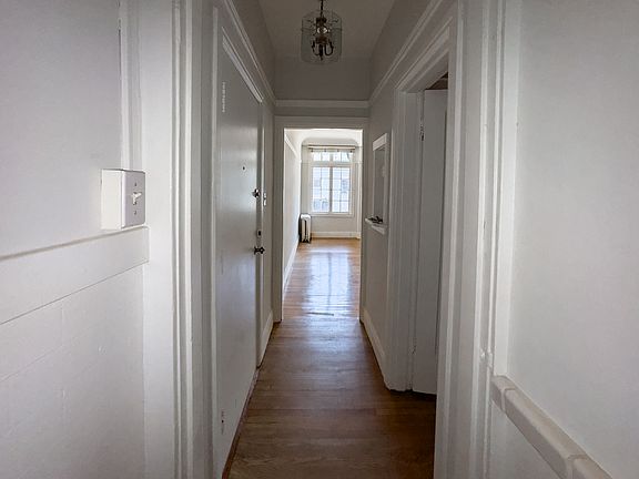 3rd image of 829 Leavenworth St APT 101