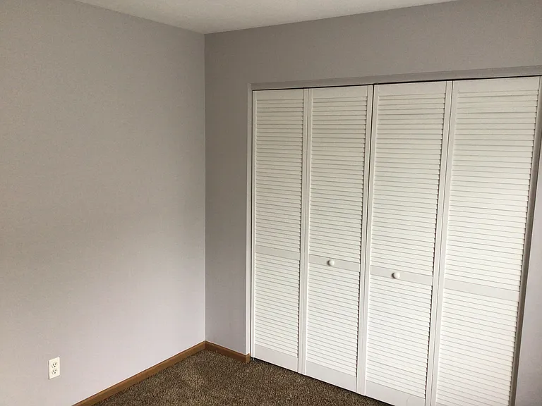 13843 S Petersburg Dr — Photo 30