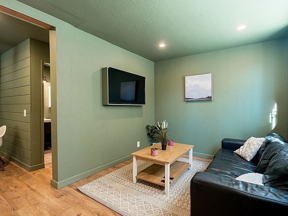 4th image of 2637 1/2 C St
