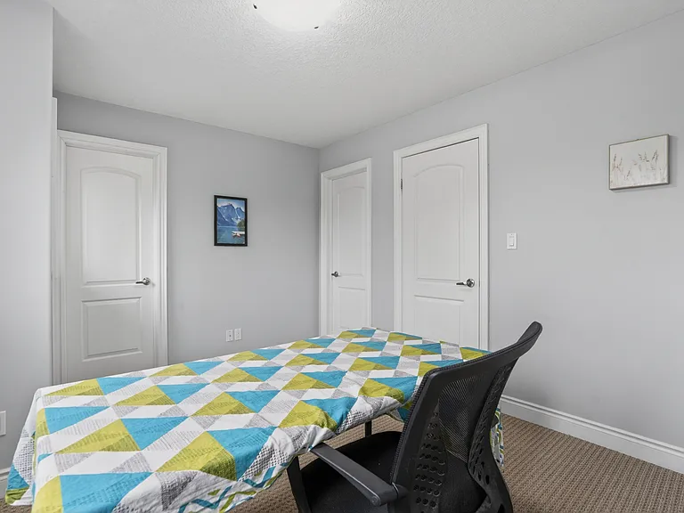 2200 Dogwood Cres — Photo 27