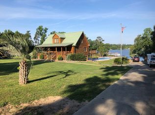 1092 Lesesne Dr, Manning, SC 29102
