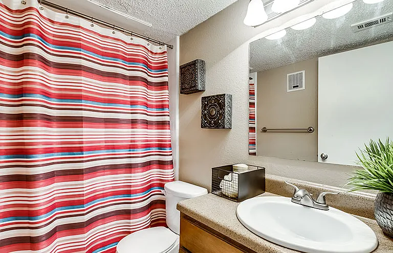 Chelsea Creek Apartment Homes — Photo 9