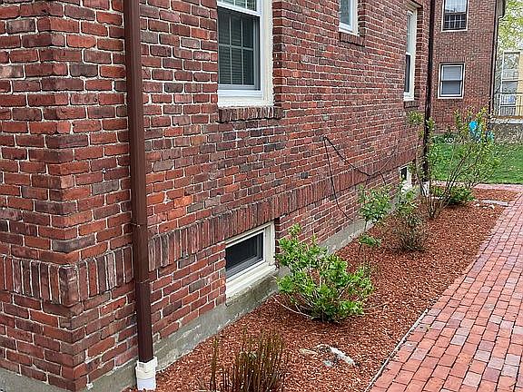 Courtyard side, building 5
