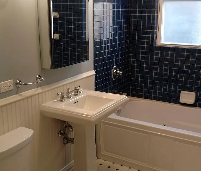 Jacuzzi bath tub