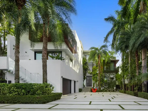 1374 S Venetian Way, Miami Beach, FL 33139
